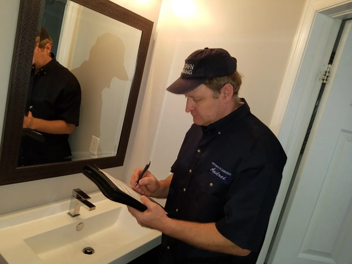 Midtown Plumbing licensed plumber — leak detection service